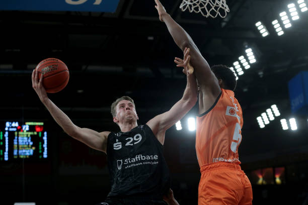 对体育不懈 对体育不懈