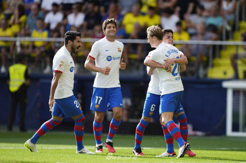 渐长的背景 渐长的背景